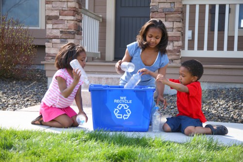 Local transfer station handling separated waste for recycling recovery